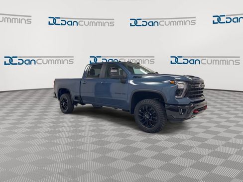 Used 2025 Chevrolet Silverado 2500 LT w/ Trail Boss Package AWD/4WD image 2