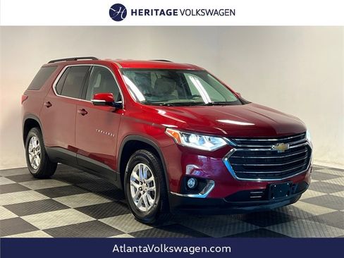 Used 2020 Chevrolet Traverse LT image 1