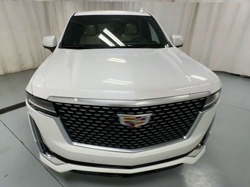 Certified 2023 Cadillac Escalade Premium Luxury image 3