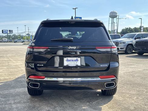 Used 2025 Jeep Grand Cherokee Overland w/ Luxury Tech Group IV AWD/4WD image 6