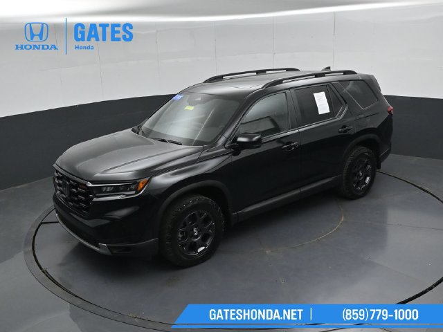 Used 2025 Honda Pilot TrailSport image 52
