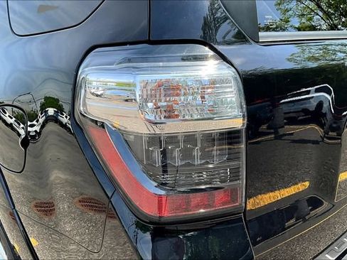 Used 2023 Toyota 4Runner SR5 AWD/4WD image 23