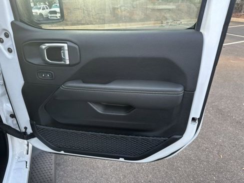 Used 2023 Jeep Wrangler Unlimited Sahara w/ Cold Weather Group image 16