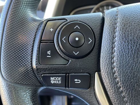 Used 2013 Toyota RAV4 LE image 16