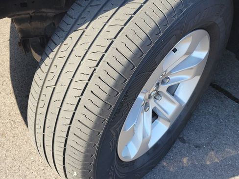 Used 2019 RAM 1500 Laramie RWD image 11