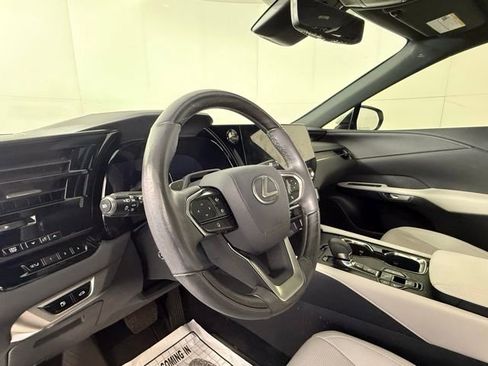 Used 2025 Lexus RX 350 w/ Convenience Package image 19