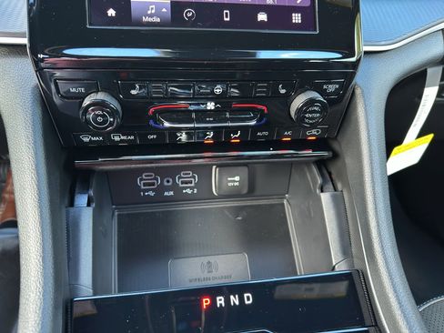 New 2025 Jeep Grand Cherokee Altitude image 16