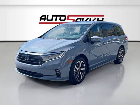 Used 2024 Honda Odyssey Touring image 3