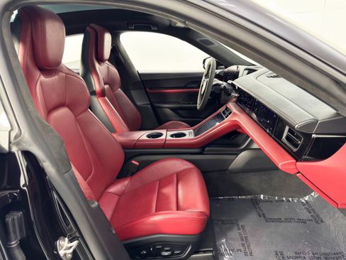 Used 2020 Porsche Taycan Turbo image 16