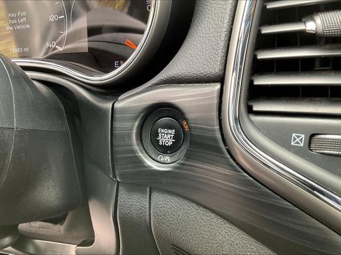 Used 2021 Jeep Grand Cherokee Laredo w/ Security & Convenience Group image 17