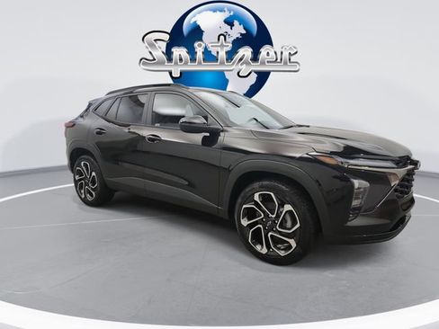 New 2026 Chevrolet Trax RS w/ Sunroof Package image 2