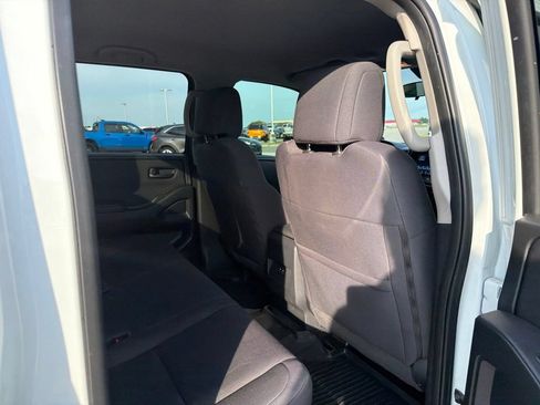 Used 2024 Nissan Frontier S AWD/4WD image 19