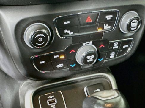 Used 2019 Jeep Compass High Altitude FWD image 24