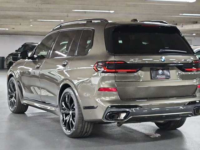 Used 2027 BMW X7 xDrive40i w/ M Sport Package AWD/4WD image 9