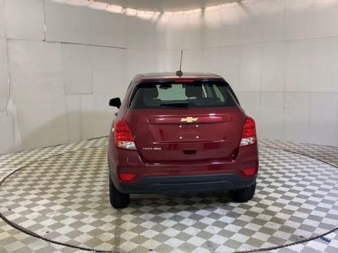 Used 2021 Chevrolet Trax LS AWD/4WD image 7