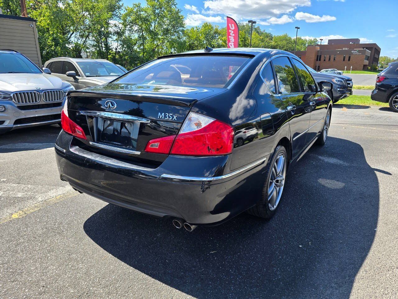 Used 2010 INFINITI M35 x w/ Technology Pkg AWD/4WD image 3
