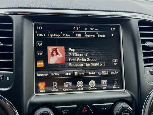 Used 2017 Jeep Grand Cherokee Altitude image 11