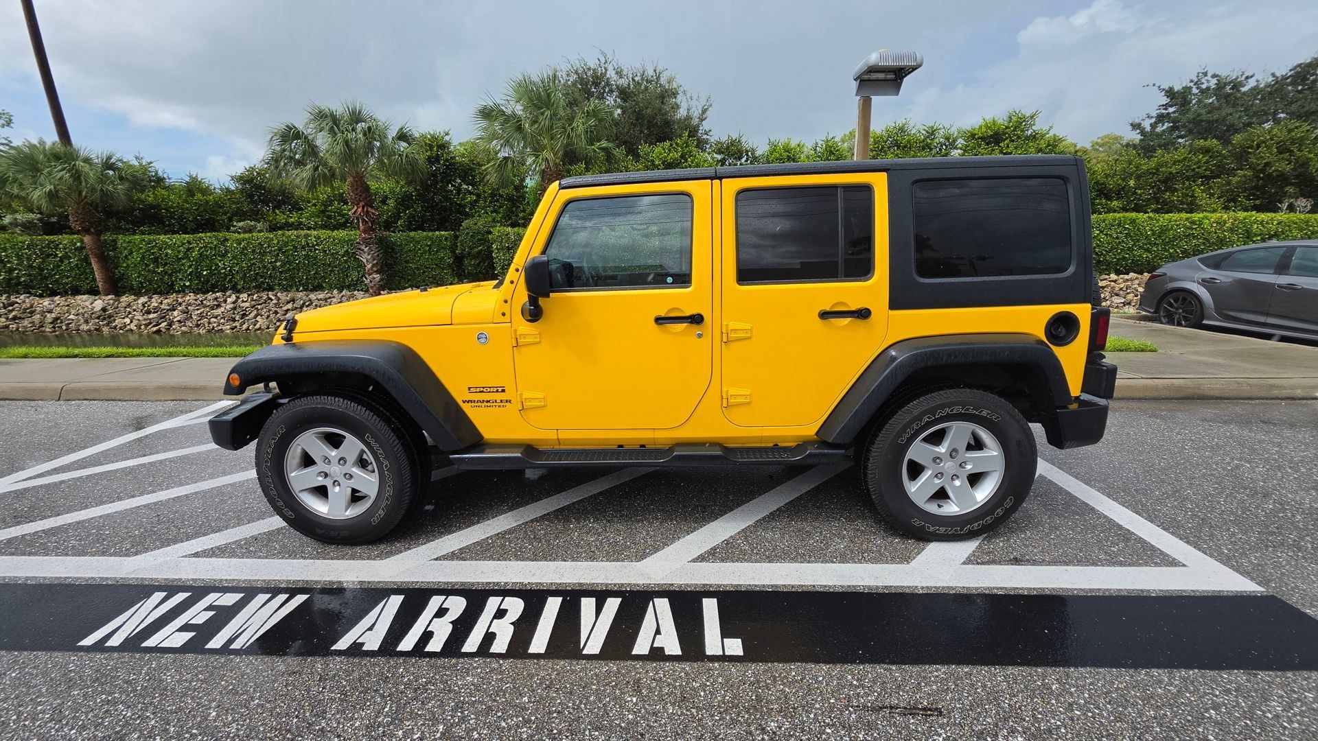 Used 2015 Jeep Wrangler Unlimited Sport w/ Quick Order Package 24S AWD/4WD image 8
