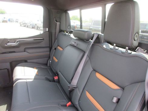 New 2026 GMC Sierra 1500 AT4 w/ AT4 Premium Package AWD/4WD image 14