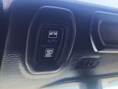 Used 2019 Jeep Wrangler Unlimited Sahara AWD/4WD image 29
