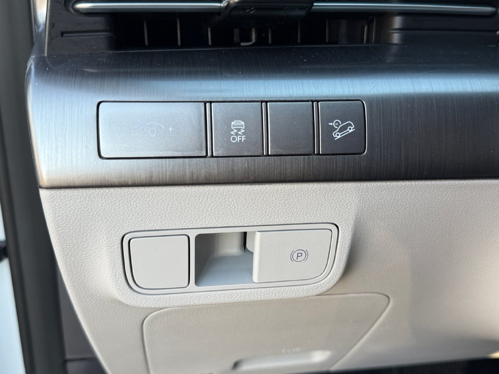 Used 2025 Hyundai Kona SEL FWD image 20
