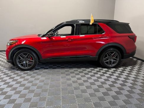 Used 2025 Ford Explorer ST w/ Sun And Sound Package AWD/4WD image 6