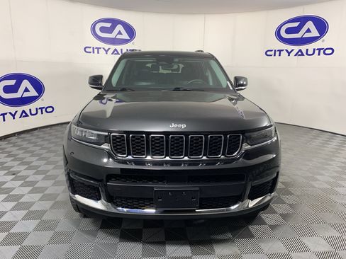 Used 2023 Jeep Grand Cherokee L Limited AWD/4WD image 9