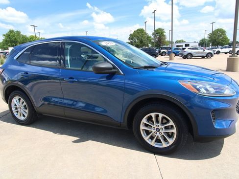 Used 2022 Ford Escape SE w/ Convenience Package AWD/4WD image 3