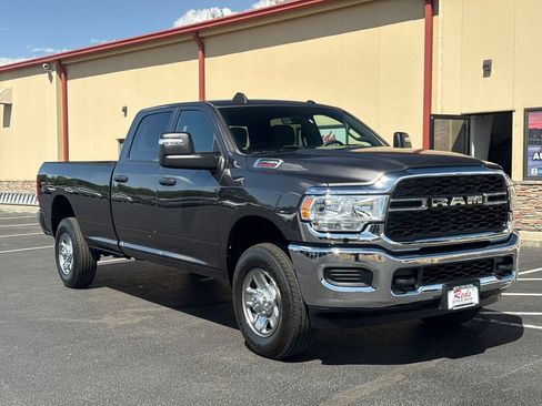 Used 2024 RAM 2500 Tradesman w/ Chrome Appearance Group AWD/4WD image 19