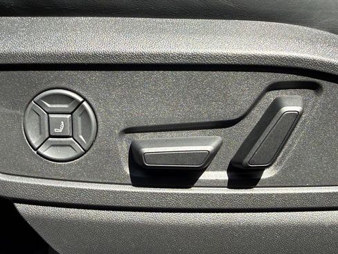 Used 2025 Audi SQ5 Premium Plus w/ Premium Plus Package AWD/4WD image 10