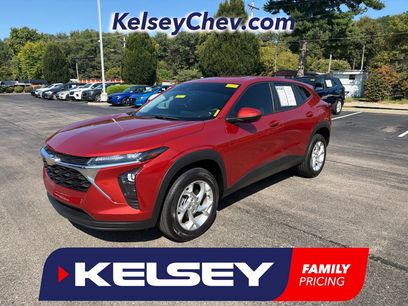 Used 2024 Chevrolet Trax LS w/ LS Convenience Package
