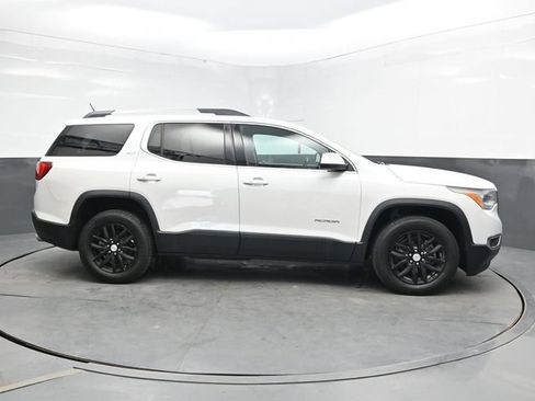 Used 2018 GMC Acadia SLT FWD image 9
