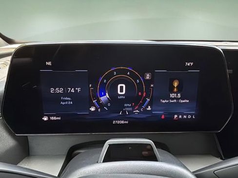 Used 2024 Chevrolet Traverse LT w/ Enhanced Driving Package FWD image 12