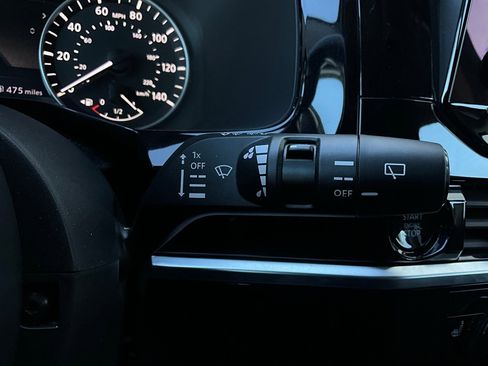 Used 2025 Nissan Pathfinder SV image 38