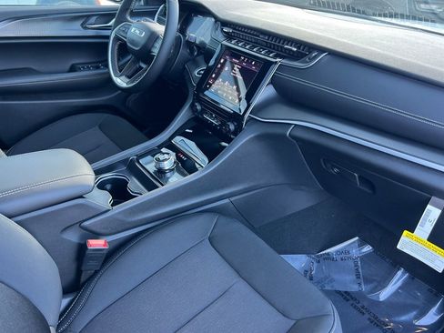 New 2025 Jeep Grand Cherokee L Laredo w/ Trailer Tow Package image 18