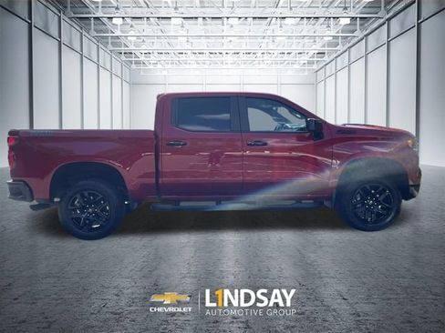 Certified 2025 Chevrolet Silverado 1500 LT Trail Boss w/ Dark Appearance Package AWD/4WD image 9