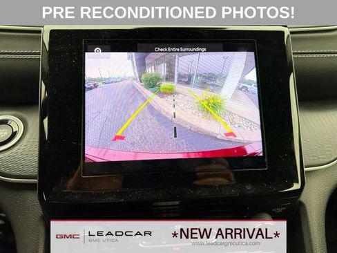 Used 2023 Jeep Grand Cherokee Laredo AWD/4WD image 24