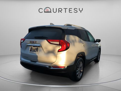Used 2022 GMC Terrain SLT image 5