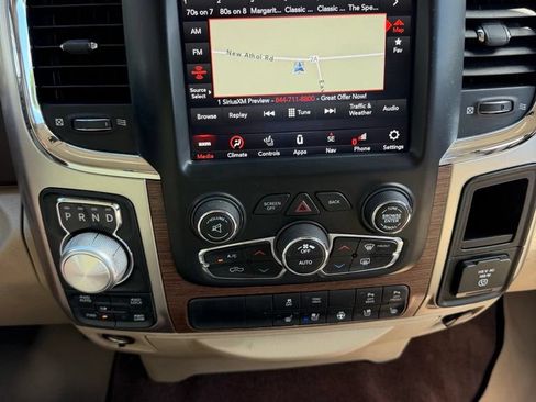 Used 2018 RAM 1500 Laramie w/ Convenience Group AWD/4WD image 17