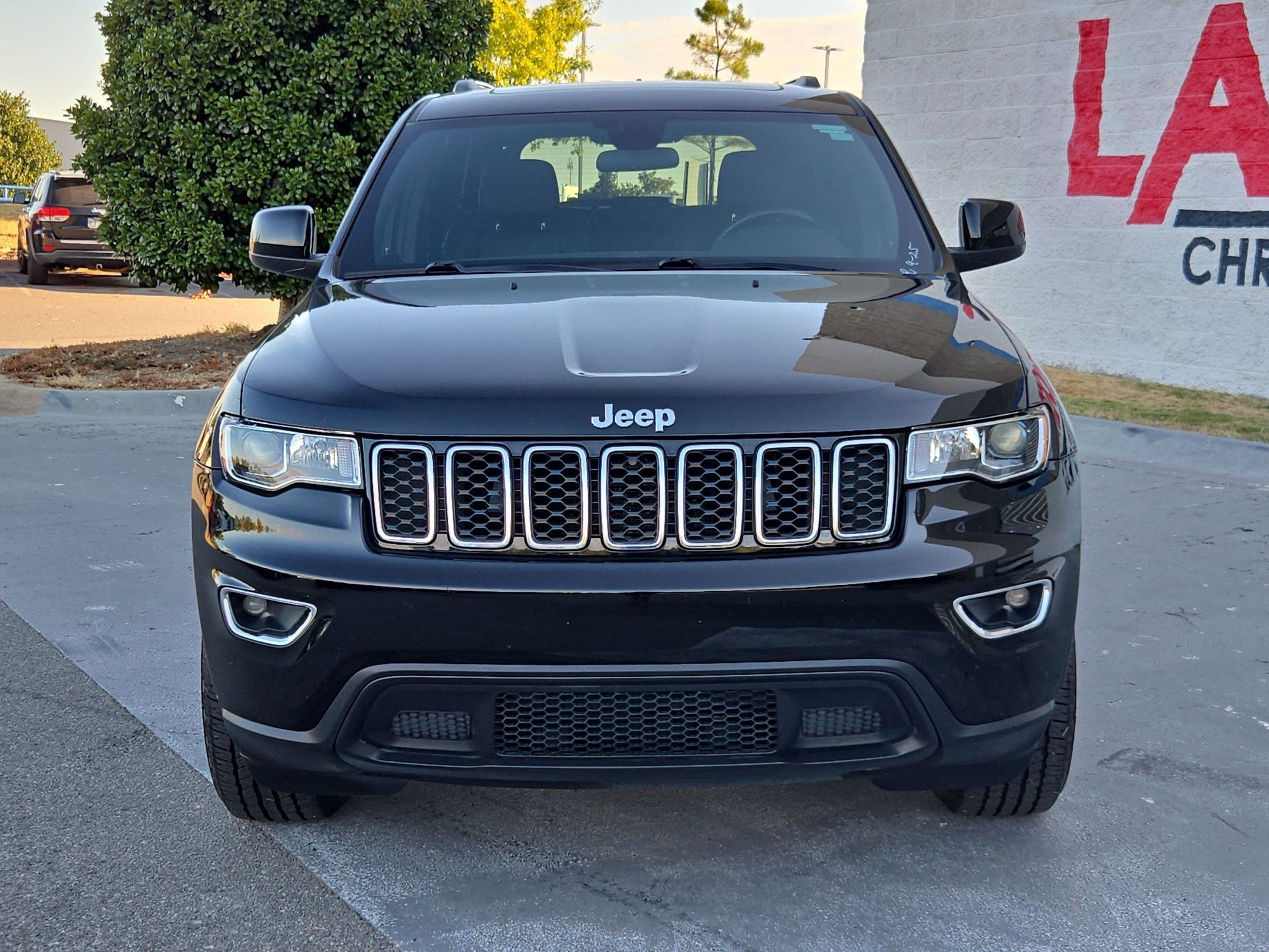 Used 2021 Jeep Grand Cherokee Laredo X RWD image 2