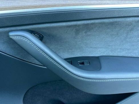 Used 2024 Tesla Model Y Long Range image 22