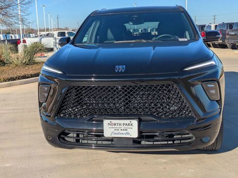 Used 2025 Buick Enclave Sport Touring image 8