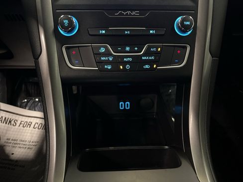 Used 2020 Ford Fusion SE image 25