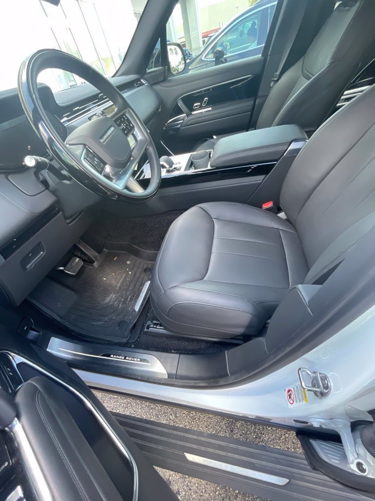 Used 2026 Land Rover Range Rover Long Wheelbase SE AWD/4WD image 5