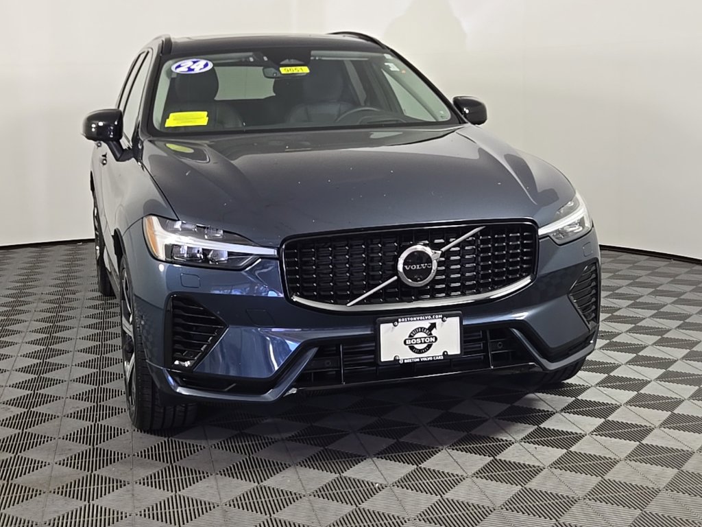 Certified 2024 Volvo XC60 T8 Ultimate w/ Climate Package AWD/4WD image 3