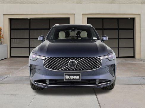 New 2026 Volvo XC90 T8 Ultra image 2