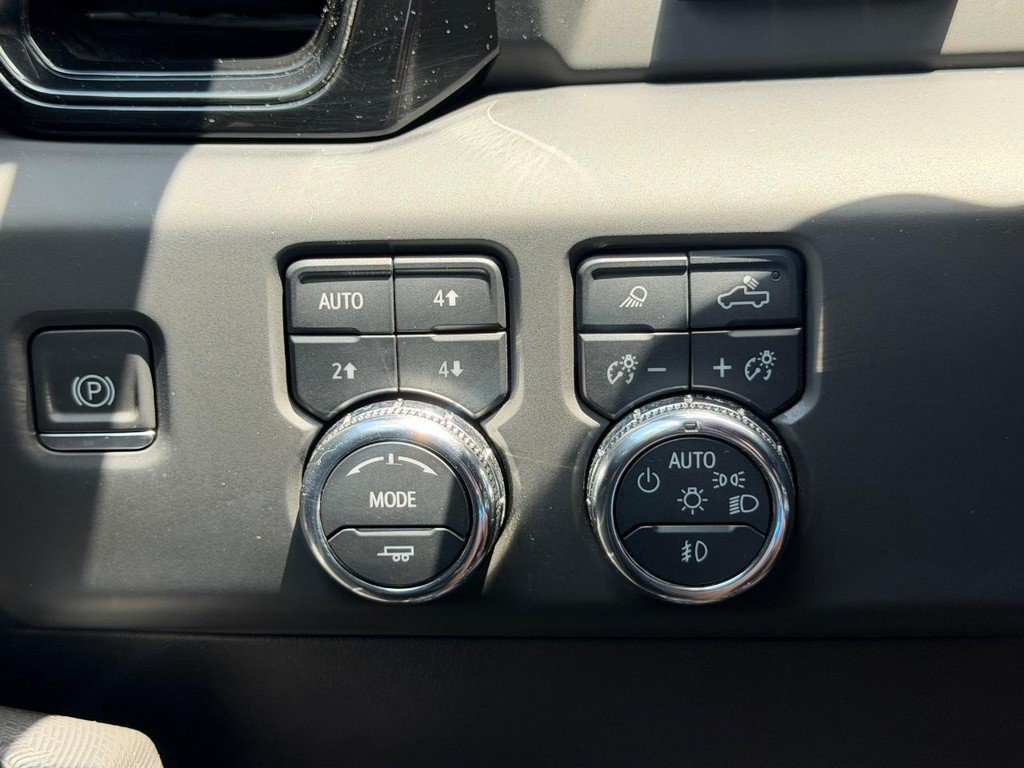 Used 2024 GMC Sierra 1500 AT4X w/ AT4X AEV Edition AWD/4WD image 16