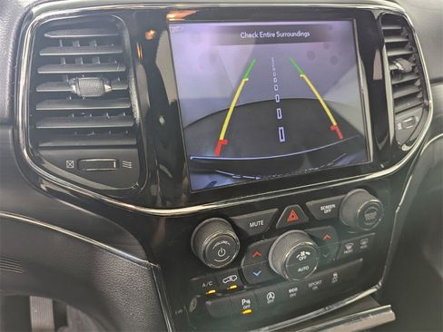 Used 2020 Jeep Grand Cherokee Limited w/ Trailer Tow Group IV image 24