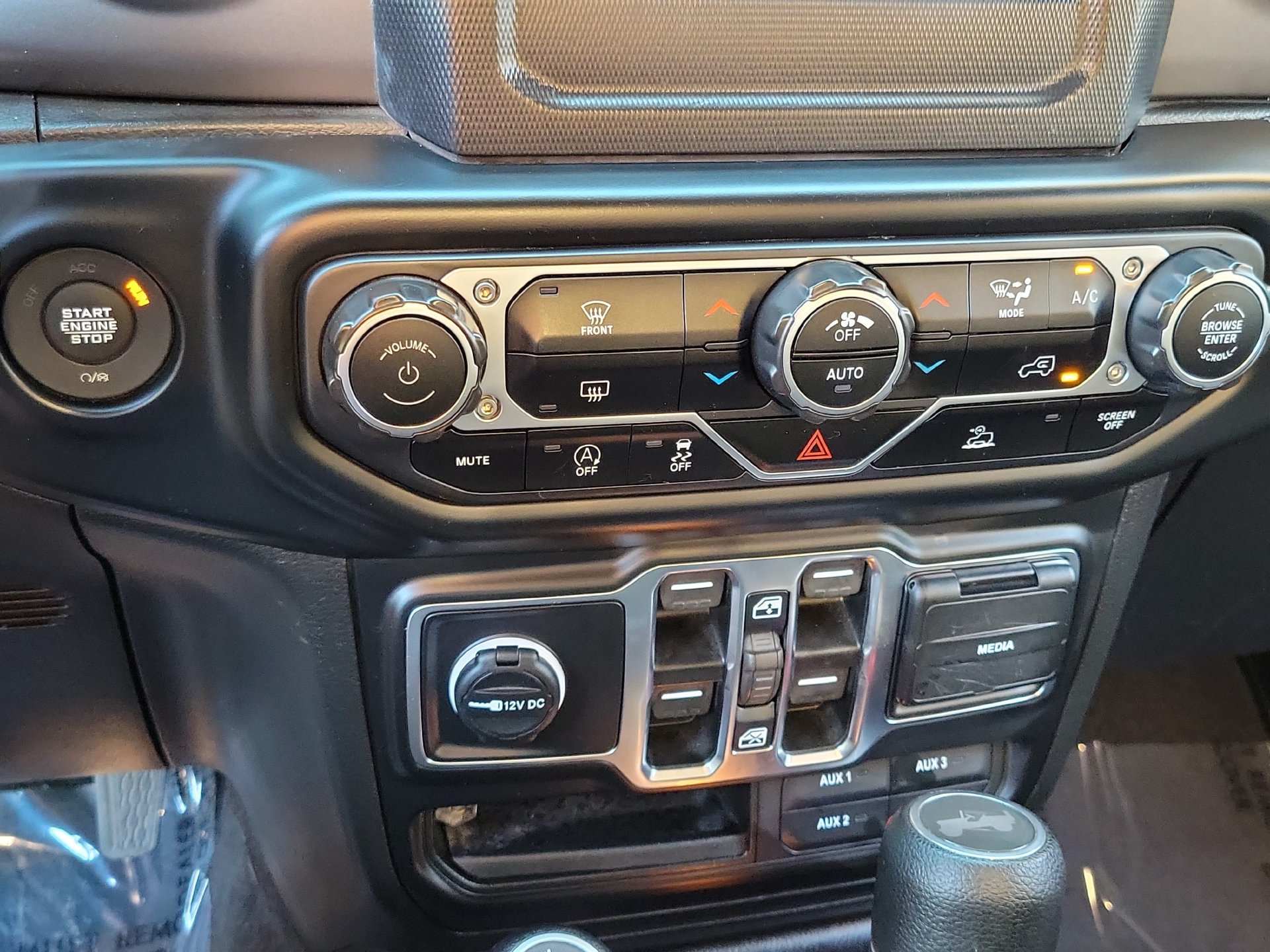 Certified 2023 Jeep Wrangler Unlimited Sport AWD/4WD image 16