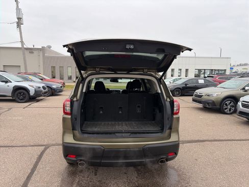 Used 2023 Subaru Ascent Premium w/ Convenience Package image 16